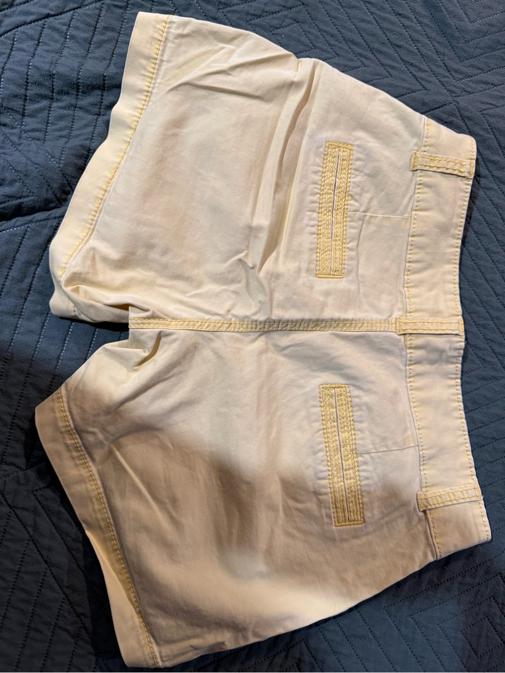 Yellow shorts - Picture 3 of 4